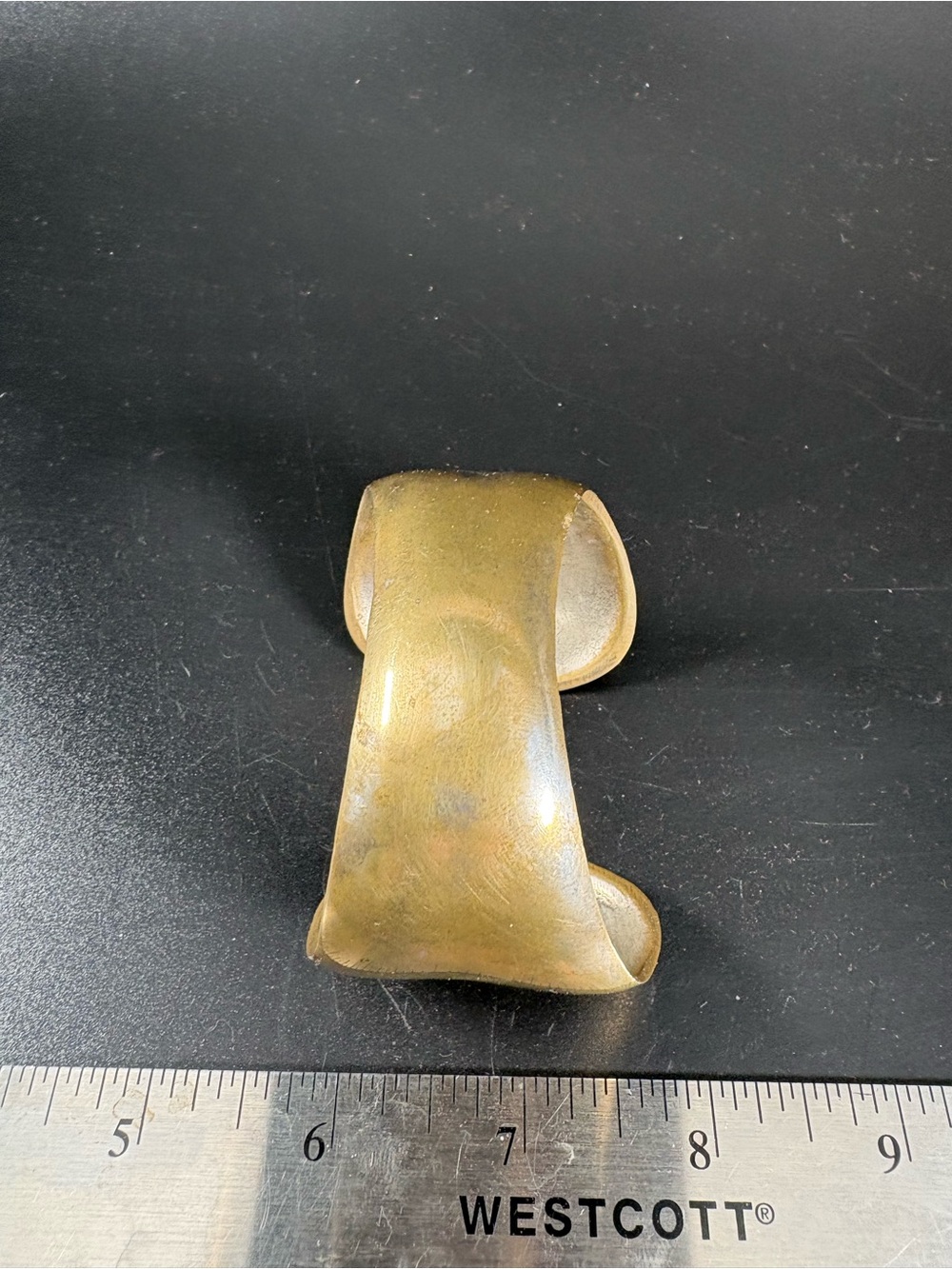 Brass Curved Napkin Ring - Brass Finish